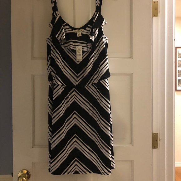 NWT Black House White Market Chevron Dress - Picture 1 of 7